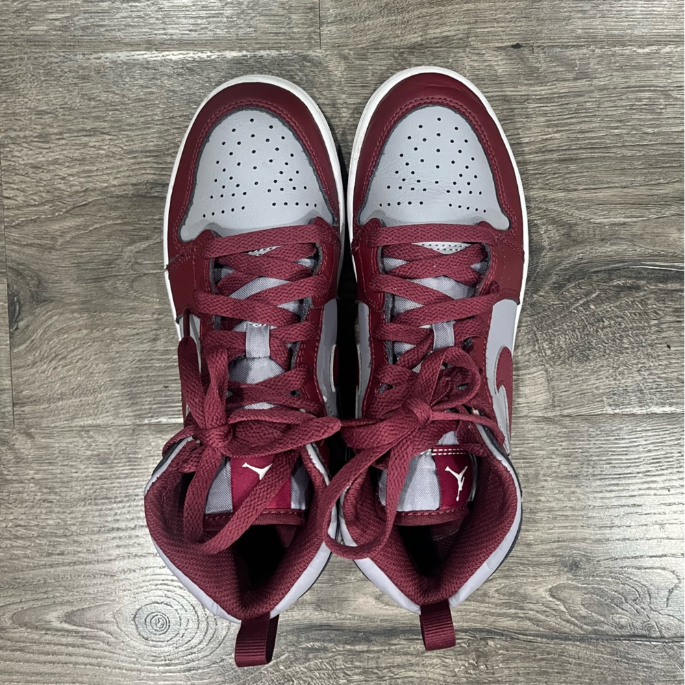 Boys Jordan 1 Mid Cherrywood Red